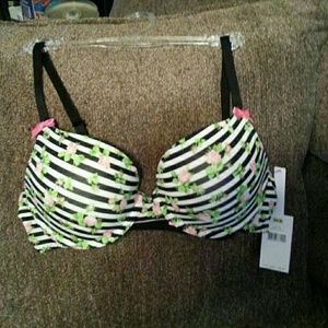 SOLD Nwt Betsey Johnson bra size 34b